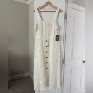Elegant Vince Camuto White Button-Down linen Dress